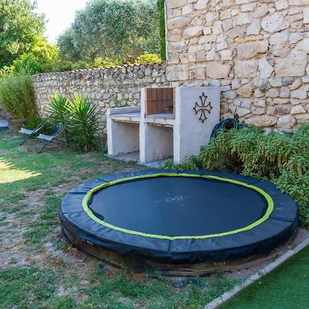 La Barbacane Pensión 4*